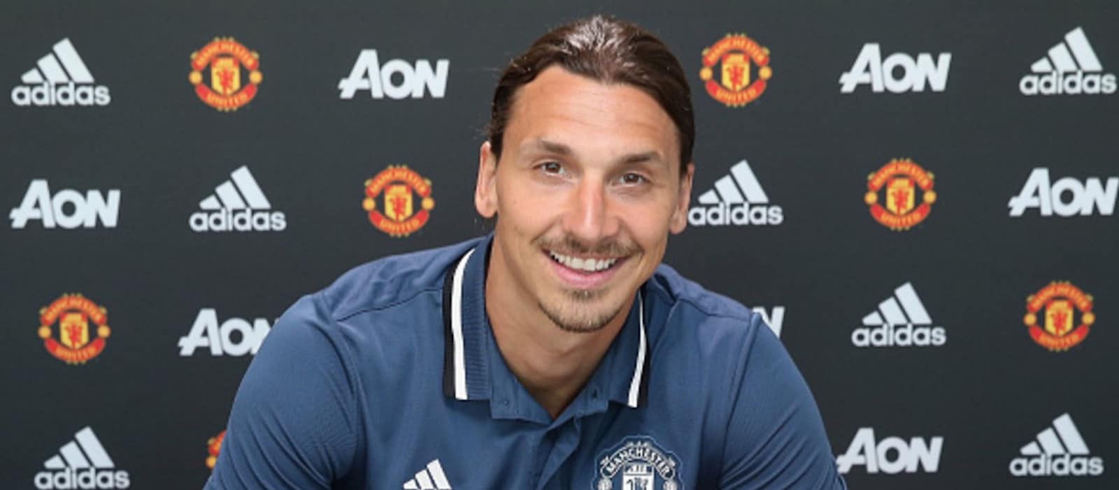 Ibrahimovic không đi du đấu cùng Man Utd