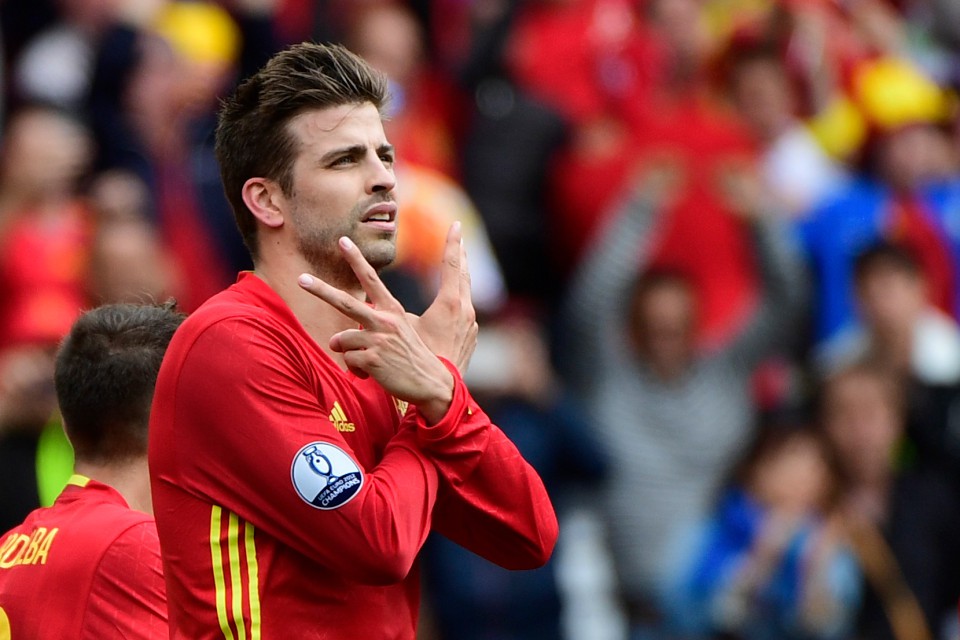 "Liverpool chi 24 triệu bảng chiêu mộ Kovacic; Pique hấp dẫn nhất EURO 2016"