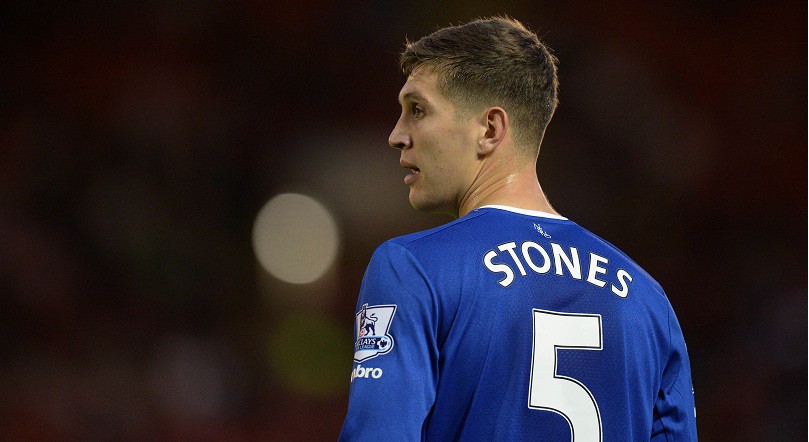 Man City khó mua John Stones