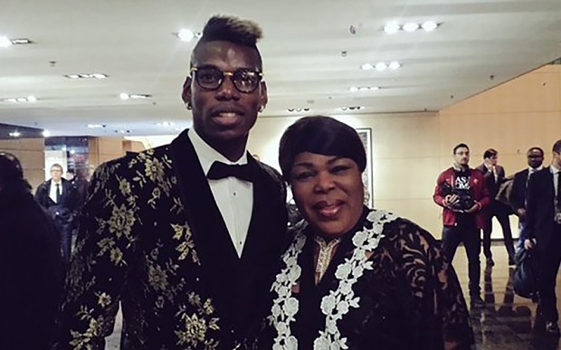 Gala Quả bóng Vàng FIFA: Messi "chuẩn men", Pogba diêm dúa như vẹt