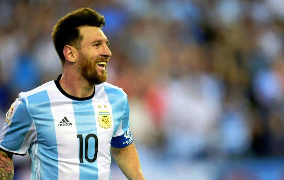 Messi trở lại ĐT Argentina