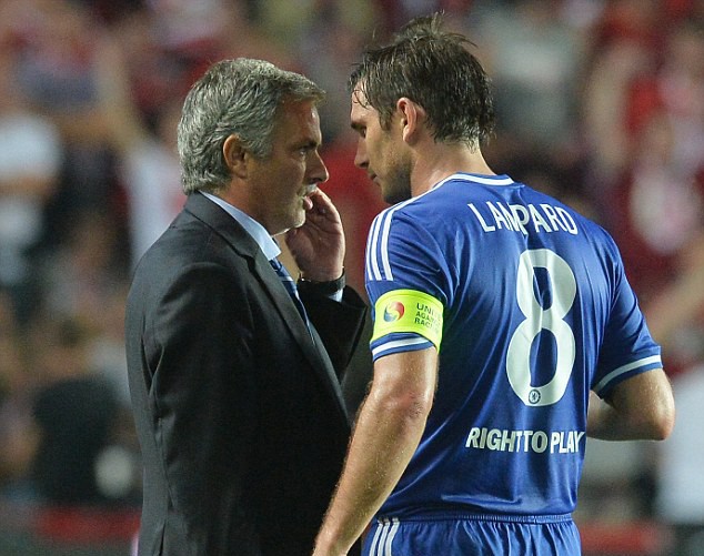 Mourinho chạm mặt “kẻ phản bội" trong đám cưới Lampard