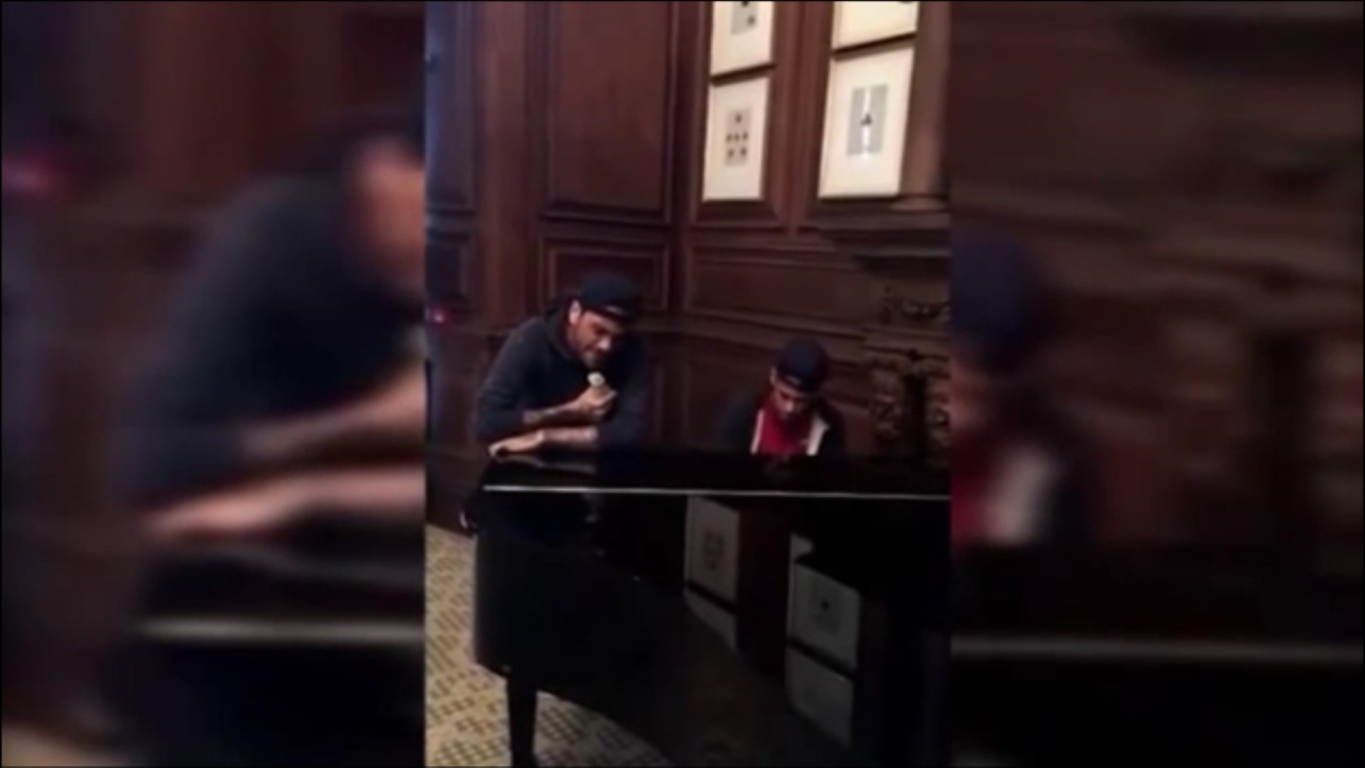 Neymar, Dani Alves phiêu cùng piano