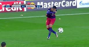 Neymar khoe kỹ năng vắt chéo chân cưc đỉnh
