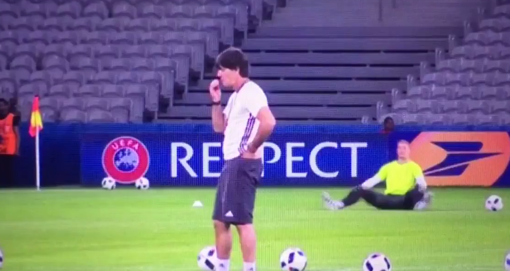 Những sở thích "bốc mùi" của HLV Joachim Loew