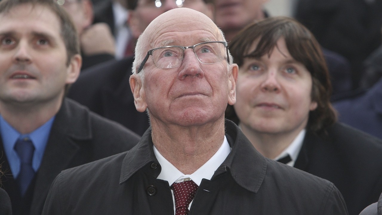 Old Trafford đổi tên khán đài thành Sir Bobby Charlton