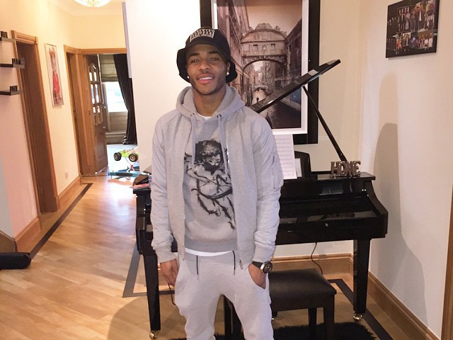 Raheem Sterling thuê thầy dạy piano, mơ thành nghệ sĩ lớn