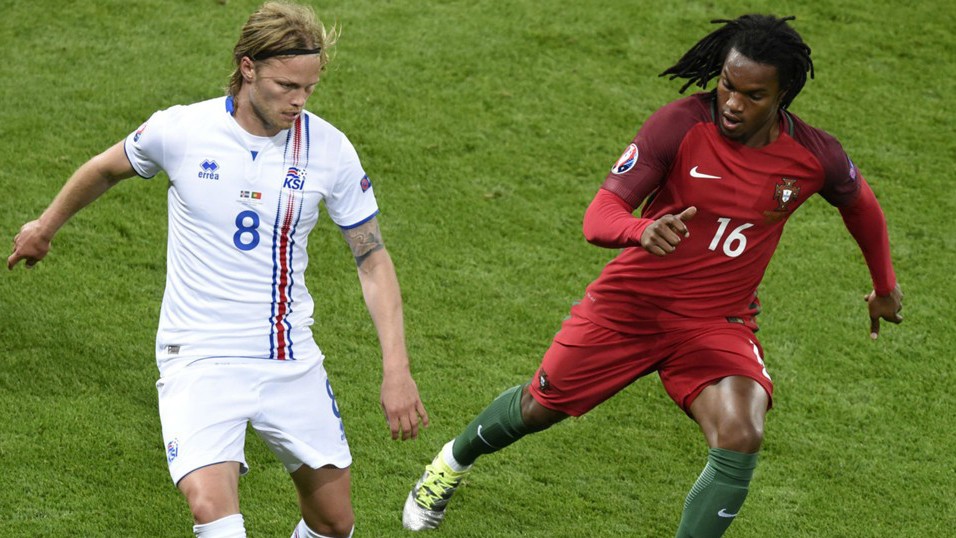 Sanches phá vỡ kỷ lục tồn tại 12 năm của Ronaldo tại EURO