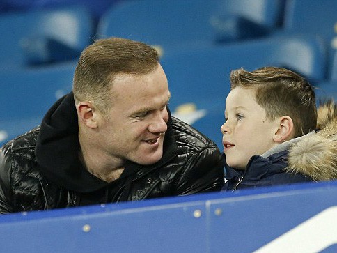 Rooney dẫn con đi cổ vũ đội bóng cũ Everton