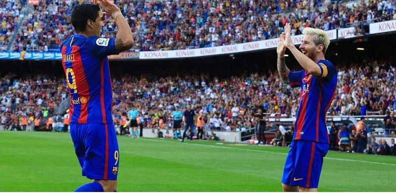 Barca đại thắng, Messi vượt qua Ronaldo