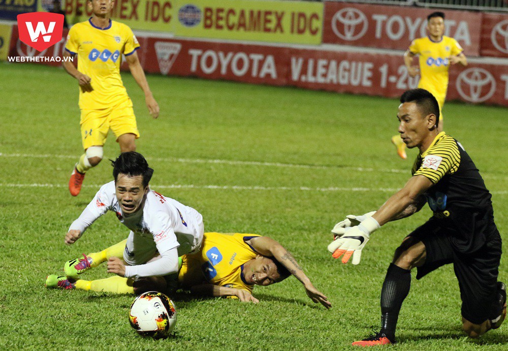 Văn To&agrave;n vẫn chưa thể ghi b&agrave;n ở V.League 2017. Ảnh: Văn Nh&acirc;n