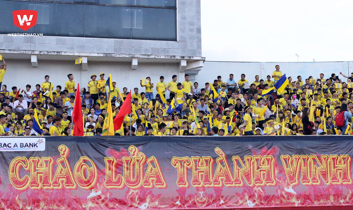 ''Chảo lửa Th&agrave;nh Vinh'' của người Nghệ. Ảnh: Văn Nh&acirc;n