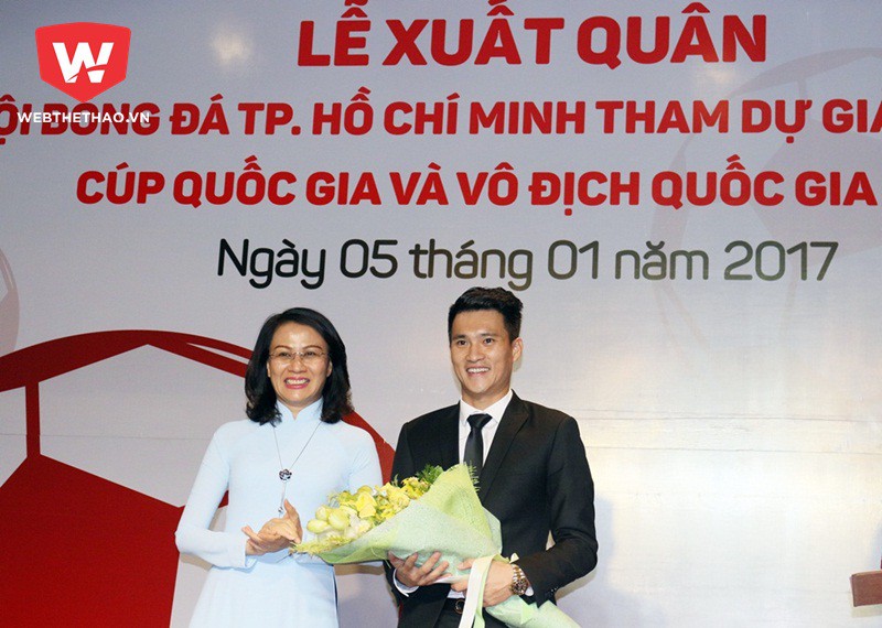 C&ocirc;ng Vinh được trao Quyền ph&oacute; chủ tịch CLB TP.HCM. Ảnh: Văn Nh&acirc;n