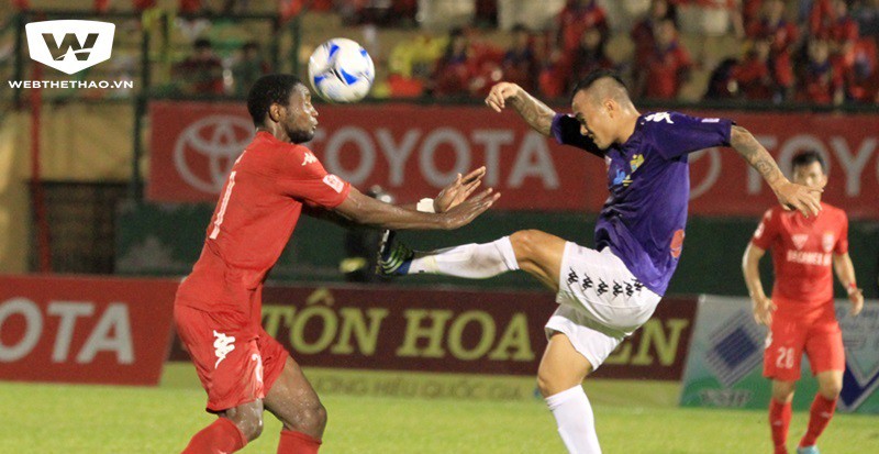 B.Bình Dương 4-5 HN.T&T: 9 bàn thắng, 1 thẻ đỏ và trận đấu “điên rồ”