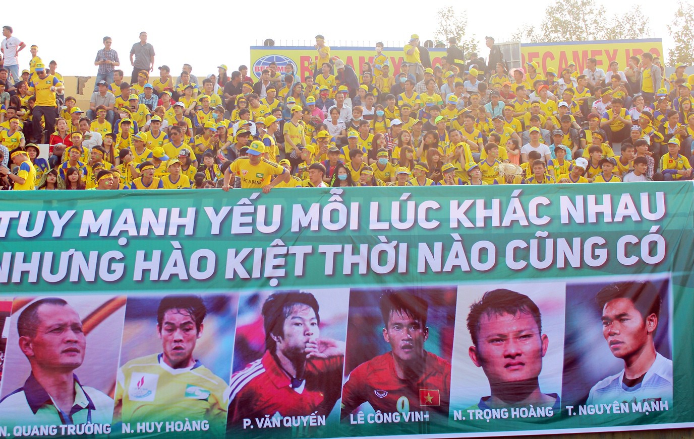 Người Nghệ xây "chảo lửa thành Vinh" ở sân Gò Đậu