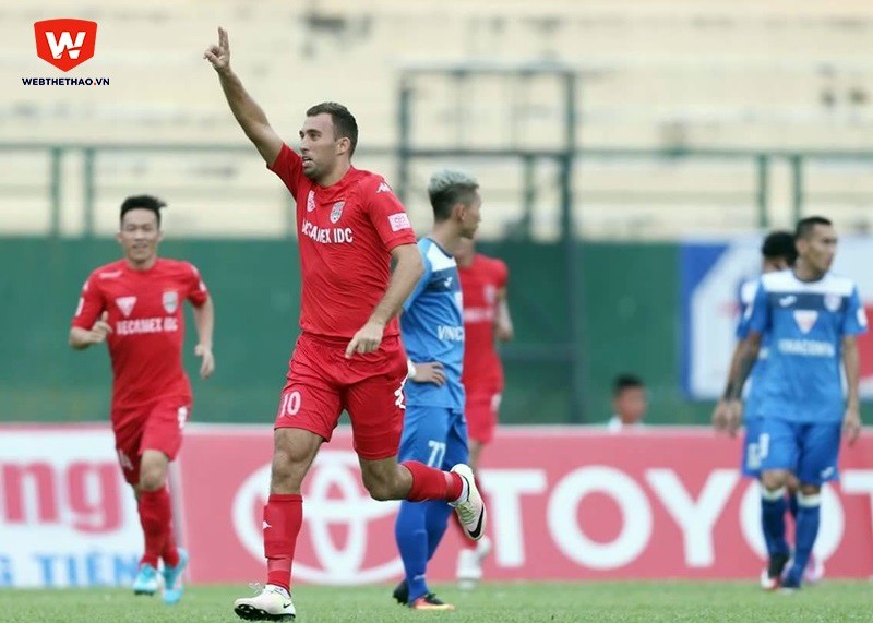 Ivan Firer ghi bàn cho B.Bình Dương trong trận thắng T.Quảng Ninh ở vòng 16. Ảnh: BD Ivan Firer ghi bàn cho B.Bình Dương trong trận thắng T.Quảng Ninh ở vòng 16. Ảnh: BD