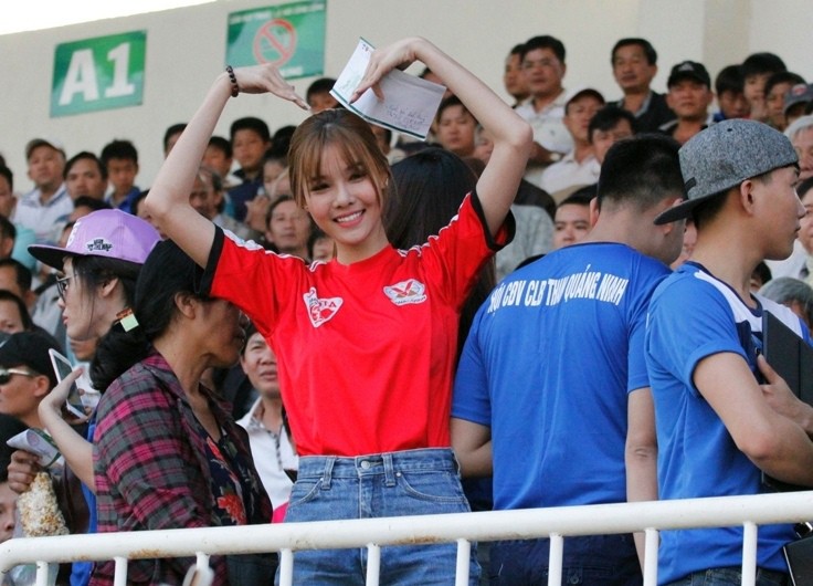 Kỳ Hân lên phố Núi tỏ tình Mạc Hồng Quân