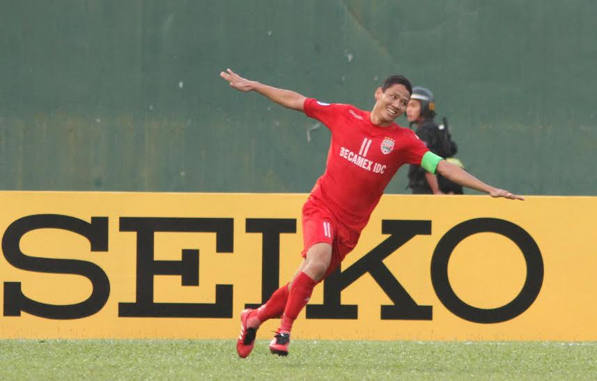 Bàn thắng của Anh Đức vào lưới Jiangsu Suning không hợp lệ