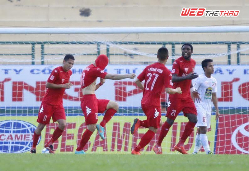 B.Bình Dương hạ HA.GL 5-0: Thương quá "đám trẻ" nhà bầu Đức!