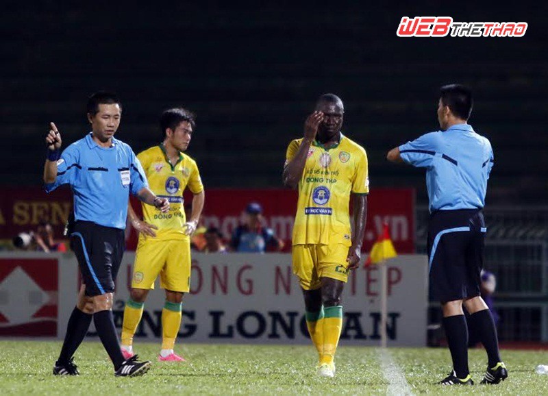 Bi hài chuyện trọng tài FIFA của V.League
