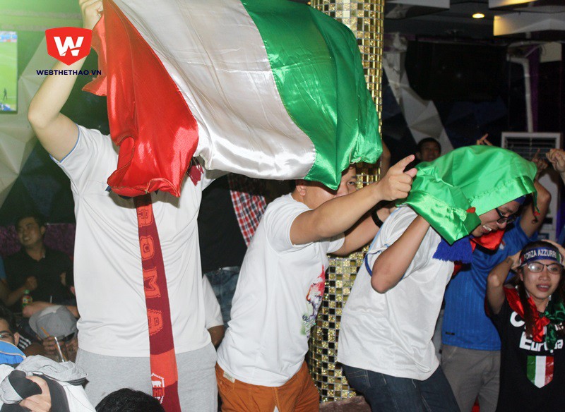 Tifosi Việt Nam “phát điên” vì tuyển Italia