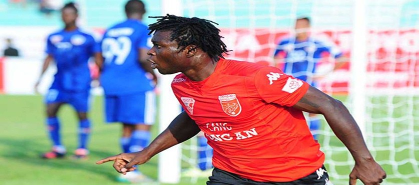 Chuyện độc ở V.League: Đứt dây chằng vẫn đá bình thường (Kỳ 1)