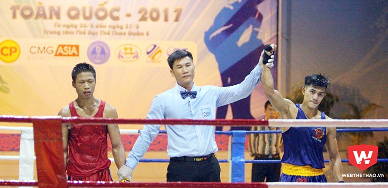 Duy Nhất đánh đối thủ phải bỏ cuộc ở hiệp thứ 3