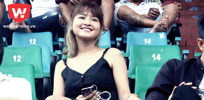 Fan nữ xinh đẹp hứa đi Hàn Quốc cổ vũ U20 Việt Nam