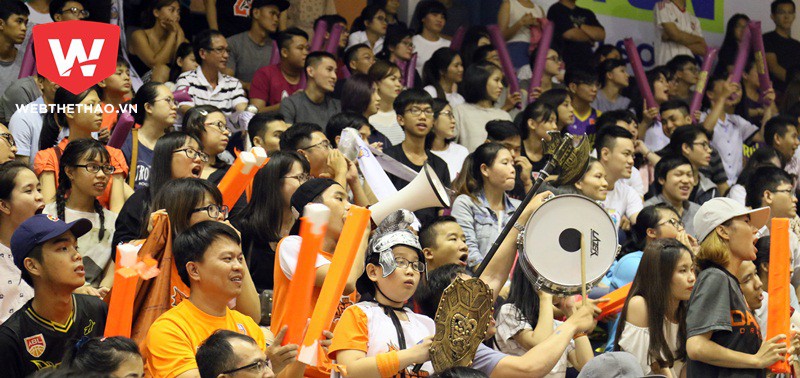 Fans Danang Dragons vỡ òa trong ngày đội nhà hạ HCMC Wings