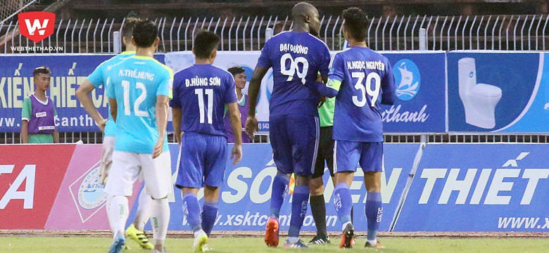 “Gà nhà” cự nhau, Quảng Nam chỉ thắng 3-1 trước Cần Thơ
