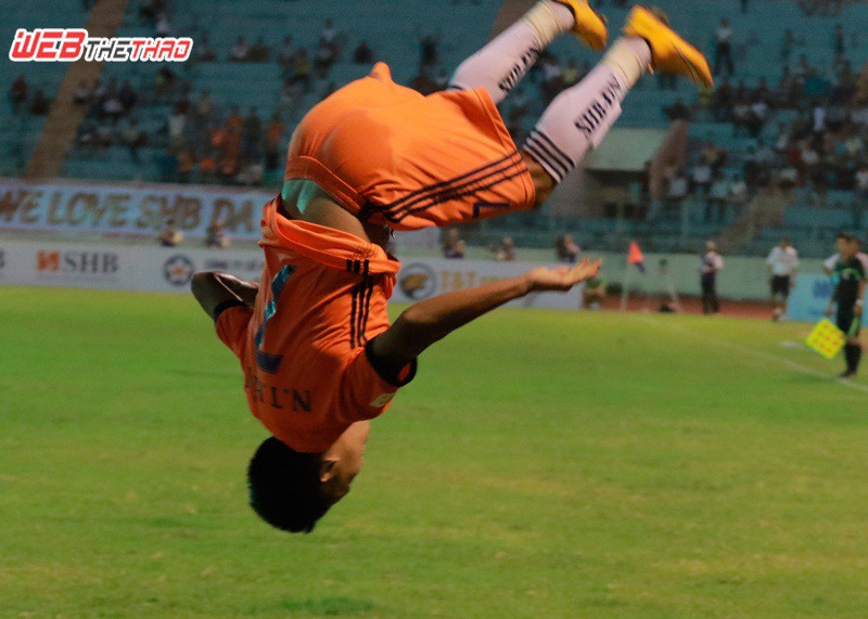 Hải "Beck": Nghệ sỹ của V.League (Video)