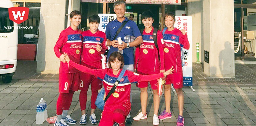 HLV Takashi xem tuyển nữ VN đấu giao hữu trước thềm SEA Games 29