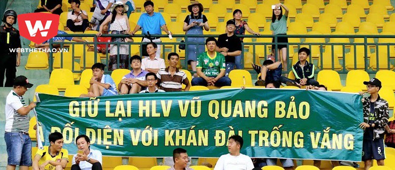 Khán giả Cần Thơ kêu gọi không tái ký với HLV Vũ Quang Bảo