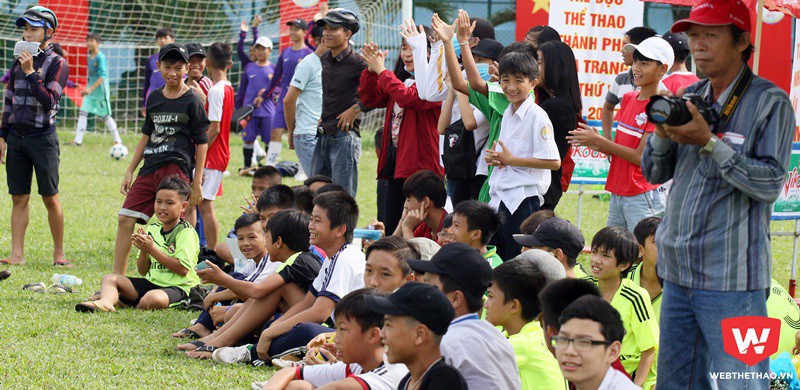Ngày hội bóng đá học đường U13 ở phố Biển