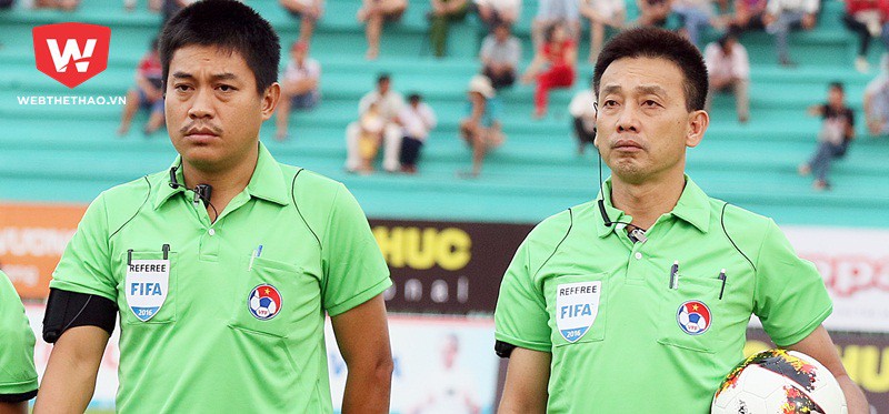Báo bù giờ 2 lần trong một hiệp ở sân Tân An, trọng tài FIFA sẽ bị án kỷ luật