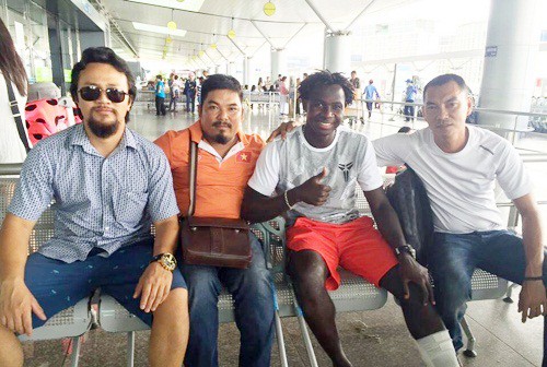 “Sát thủ” Abass có bao nhiêu ngày để “chinh phục” Công Vinh?