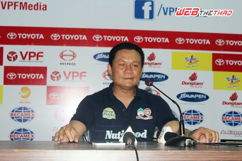 Thua 5 bàn trắng trước B.Bình Dương, HA.GL nhận phận “học trò”