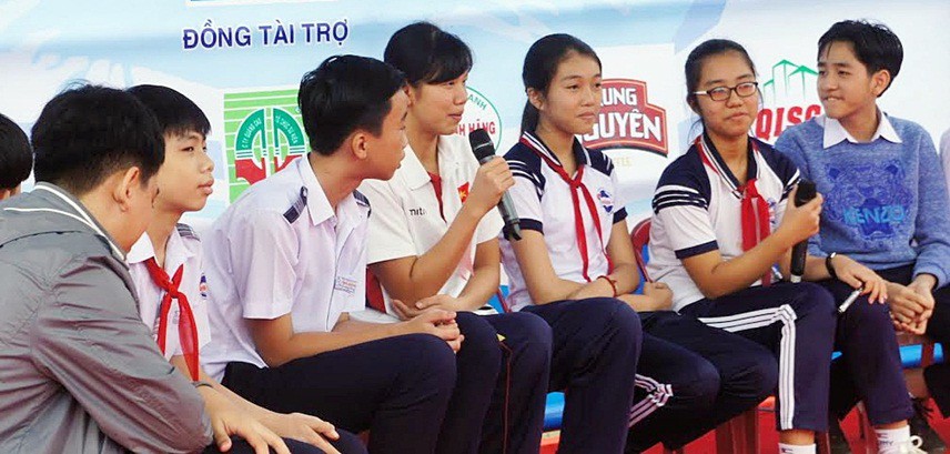 Trẻ em miền Trung nhận "quà đặc biệt" từ siêu kình ngư Ánh Viên