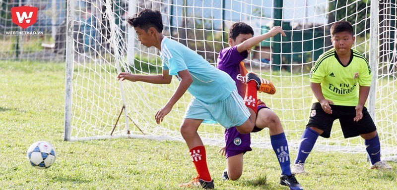Từ người nhện trở thành siêu tiền đạo U13 học đường Khánh Hòa