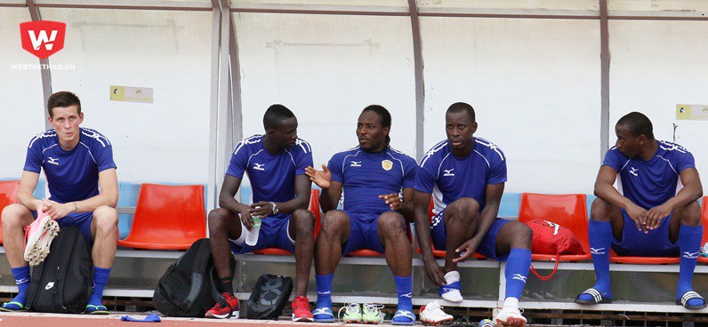 Vì sao nhiều đội bóng V.League “đỏ mắt” vì ngoại binh?