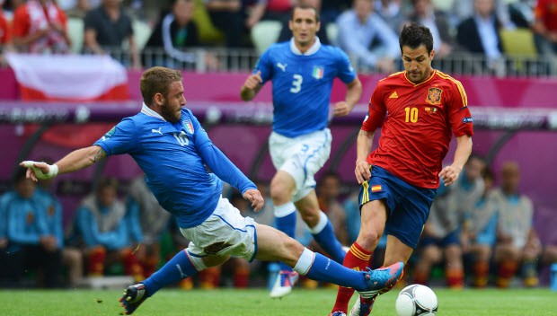 V.League với EURO 2016: Italia và Tây Ban Nha sẽ “đấu súng”