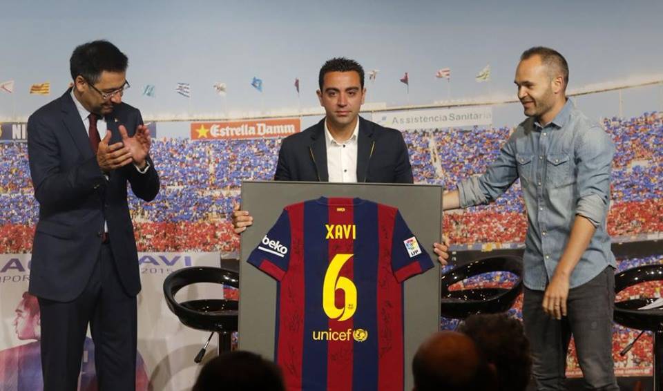 Xavi chưa muốn ngồi vào ghế nóng ở sân Camp Nou lúc này Barca ''cầu cứu'', Xavi chưa gật đầu