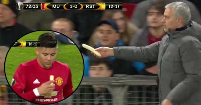 Mourinho ra ''chỉ thị chuối'' và học trò thực hiện Sự thật khiến cầu thủ Man Utd phải... ăn chuối trên sân