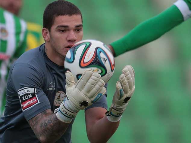 Cậu nh&oacute;c Ederson trong những năm đầu ở Benfica...
