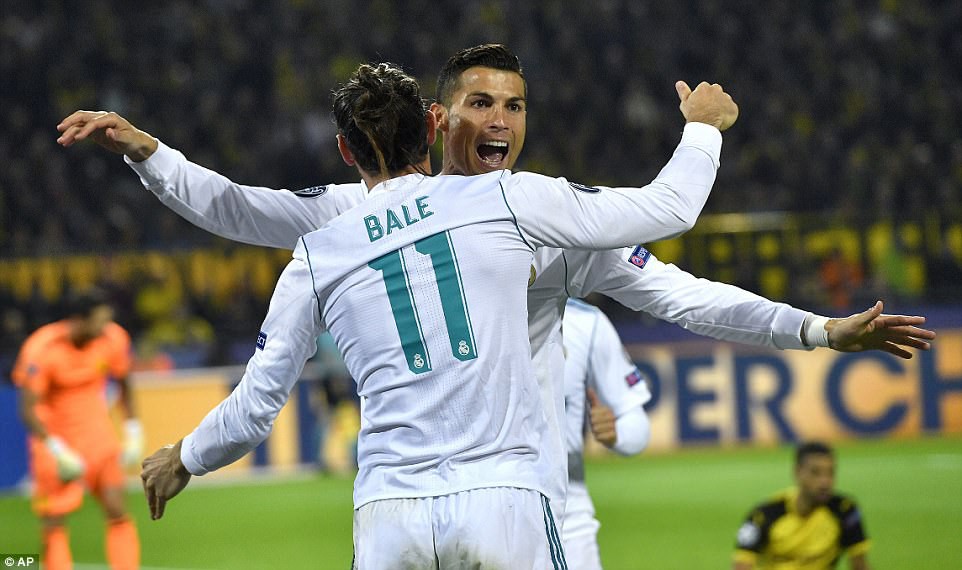 Ronaldo vừa lập cú đúp vào lưới Dortmund Ronaldo vừa lập cú đúp vào lưới Dortmund