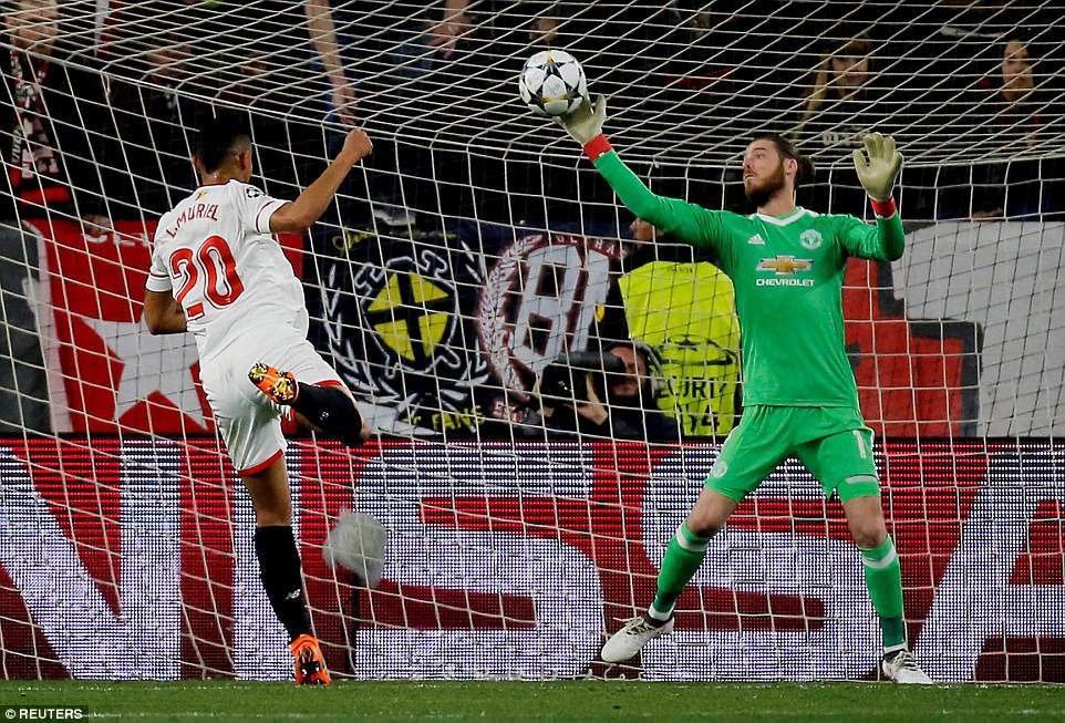 Pha cứu thua không tưởng của De Gea đã giúp MU có chút lợi thế trước trận lượt về Hình ảnh: Pha cứu thua không tưởng của De Gea đã giúp MU có chút lợi thế trước trận lượt về