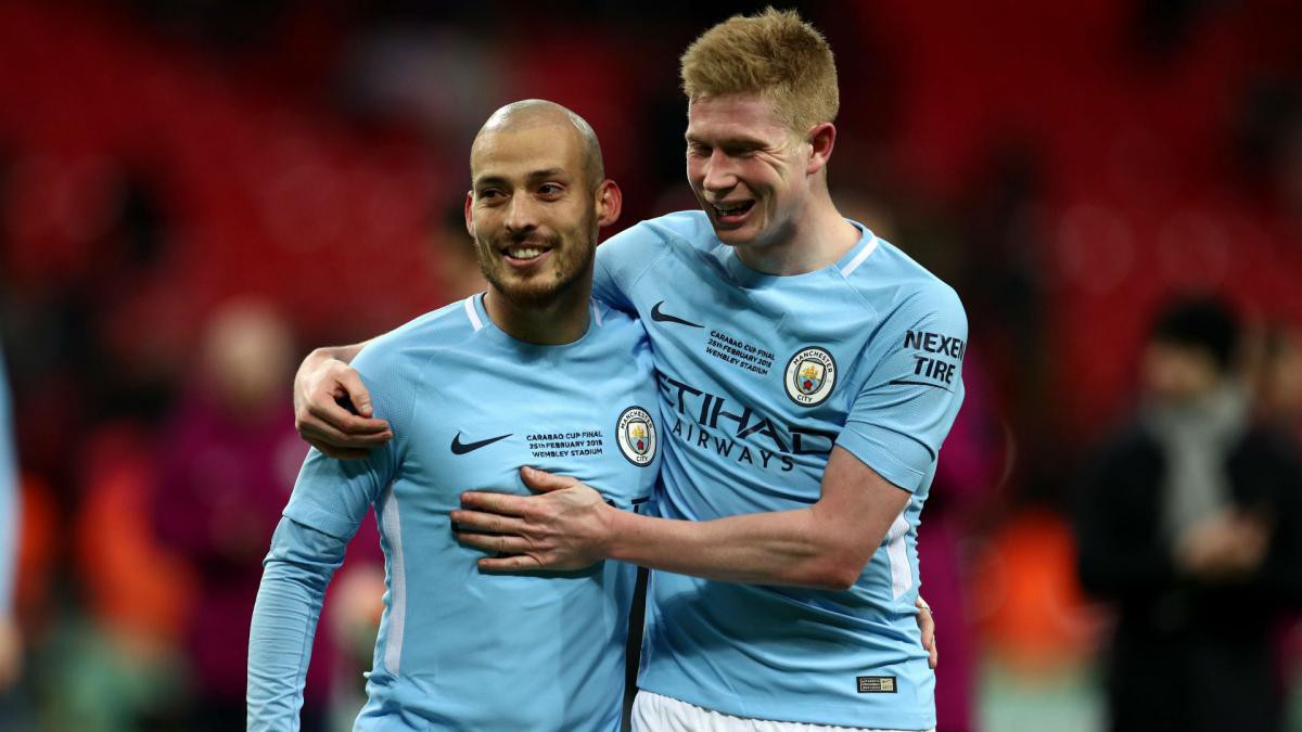 De Bruyne và Silva là những ''quân cờ số 8'' cực kỳ quan trọng trong bàn cờ chiến thuật của Pep Hình ảnh: De Bruyne và Silva là những ''quân cờ số 8'' cực kỳ quan trọng trong bàn cờ chiến thuật của Pep