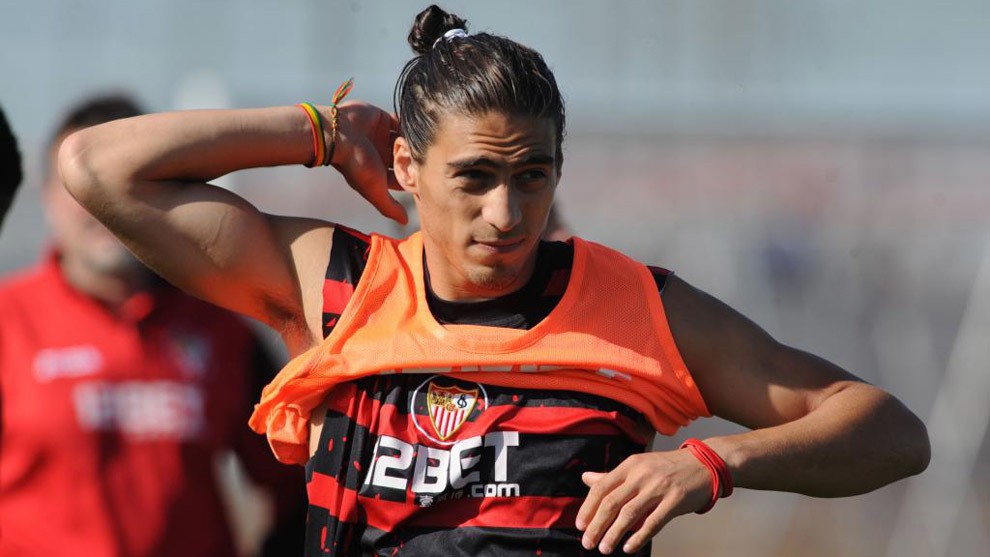 H&igrave;nh ảnh: Caceres d&atilde; ho&agrave;n tất vụ chuyển sang Lazio