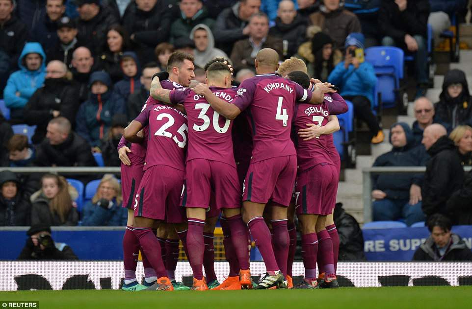 Man City có màn thị uy sức mạnh hủy diệt trước Everton dù thiếu vắng tiền đạo Aguero HÌNH ẢNH: Man City có màn thị uy sức mạnh hủy diệt trước Everton dù thiếu vắng tiền đạo Aguero