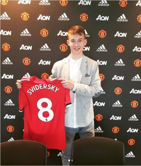 h&igrave;nh ảnh: Svidersky khoe h&igrave;nh b&ecirc;n &aacute;o đấu Man Utd